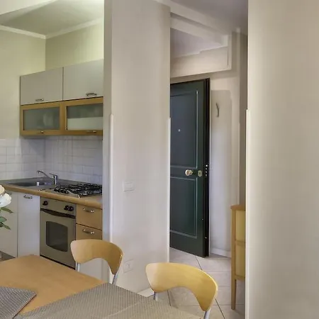 Hamilton Риччоне